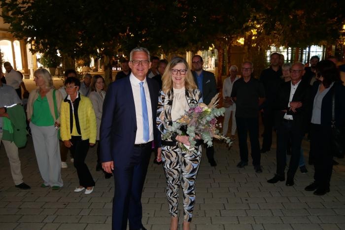 OB Steffen Hertwig und Ehefrau Manuela Stolz auf dem Marktplatz  