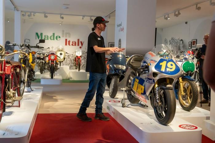 Foto: Jürgen Häffner Blick in den Sonderausstellungsraum