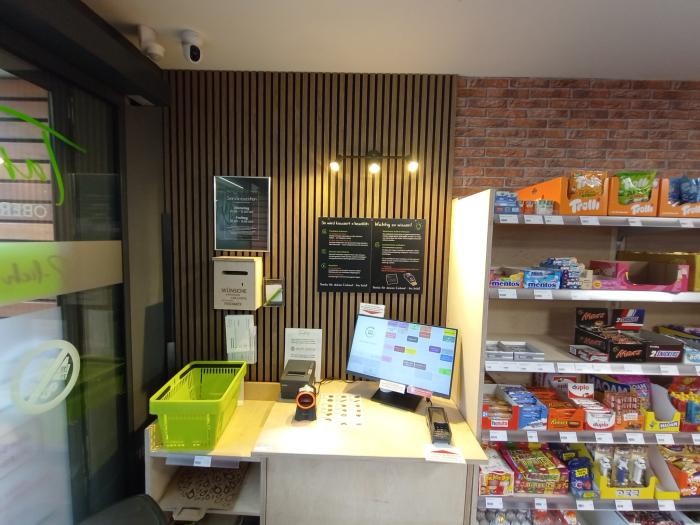 Blick auf die Selbstbedienungskasse in einem Tante-M-Laden Foto: Tante-M