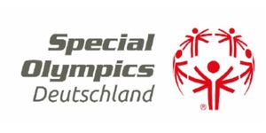 Ein Logo ist zu sehen. Das Logo steht für „Special Olympics Deutschland“. Das Logo ist rot und zeigt fünf Strichmännchen mit jeweils sechs Armen, die sich an den Händen halten und einen Kreis bilden.